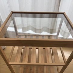 IKEA ガラスサイドテーブルの画像