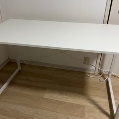 パソコンデスクの画像