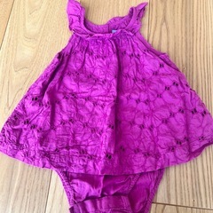 春・夏用ロンパース3枚の画像