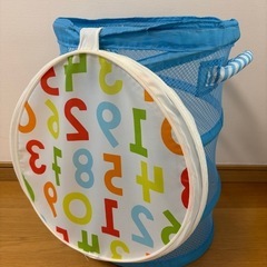 IKEA KUSINER 蓋付きメッシュバスケットの画像