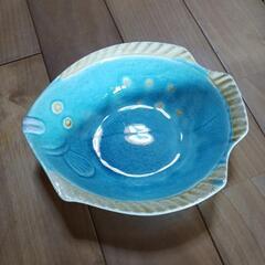 魚の食器の画像