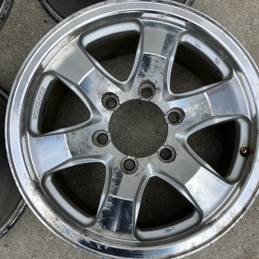 受け渡し予定者いらっしゃいます16インチ　6穴　139.7　７J  +26　