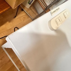 山善(YAMAZEN) デスク　ホワイト　2口コンセント付きの画像