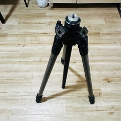 最終値下！ミラーレスカメラの動画撮影に必須
中型三脚の画像