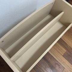 絵本ラックの画像