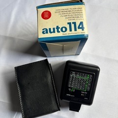 Sunpak auto 114 フラッシュ（ケース・元箱付き）の画像