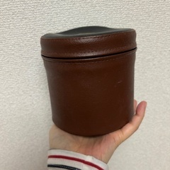 レザーのトイレットペーパーケース