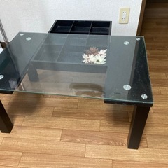 ガラステーブル