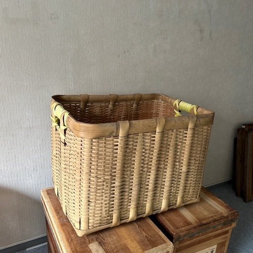 中くらい竹かご