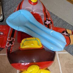 飛行機の浮き輪の画像