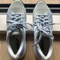 テニスシューズレディースasics24.5か24