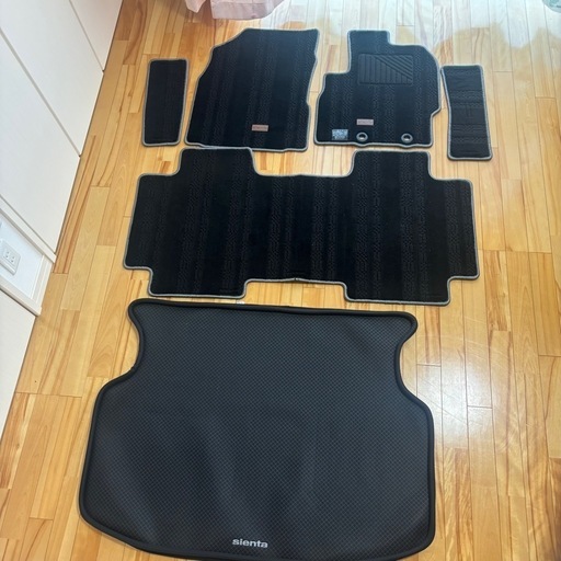 シエンタ　純正　フロアマット