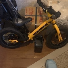 HUMMER キックバイク(ストライダー)