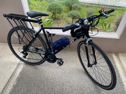 クロスバイク　2台有ります