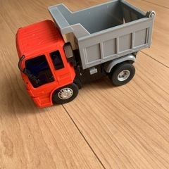 ダンプトラック
