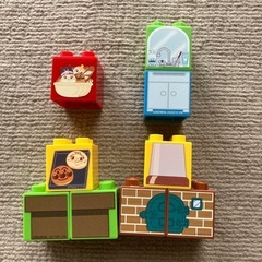 アンパンマンブロック　着替え　パン工場の画像