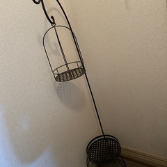 お洒落なお部屋や玄関に♪　アイアン　フラワースタンド