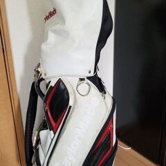 テーラーメイド、ゴルフセットになります。