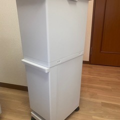【ニトリ】ゴミ箱（2段）の画像