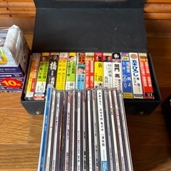 演歌？CD、カセットテープ、CDプレーヤー
の画像
