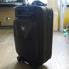 セール中につき、通常特価1,628円より半額引の814円!　キャリーバッグ　MARUEM  マルエム　スーツケースの画像