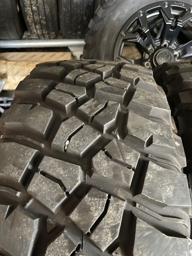 美品MG ゴーレム　17インチ 8J インセット20 BFグッドリッチ 265/65R17 ブロックタイヤ　pcd 139.7 6穴 プラド ハイラックス 等