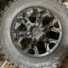 美品MG ゴーレム　17インチ 8J インセット20 BFグッドリッチ 265/65R17 ブロックタイヤ　pcd 139.7 6穴 プラド ハイラックス 等の画像