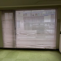 ブラインドたくさんの画像