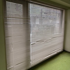 ブラインドたくさんの画像