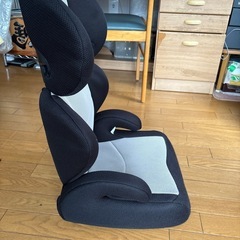 一時お値下げ中！ジュニアシートの画像