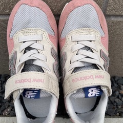 【3足まとめ売り　単品可】18cm スニーカーの画像