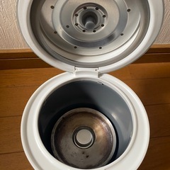 2023年製🌸YAMAZEN小型炊飯器 1.5合炊きYJG-M150(W)(0416c) の画像