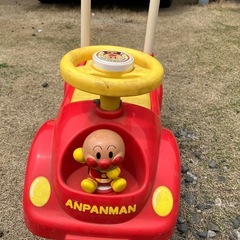 アンパンマン車の画像