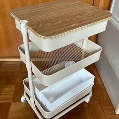 ニトリ　トロリ3 蓋と仕切り付