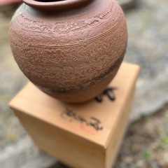信楽焼の壺の画像