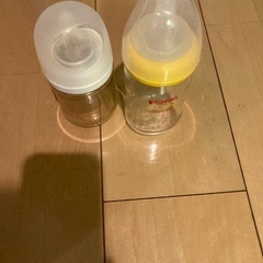 ピジョン、ガラスとプラスチックの哺乳瓶