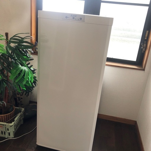 三菱ノンフロン冷凍庫 2022