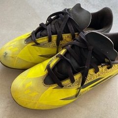 adidas　キッズ　サッカースパイク　プロテクターの画像