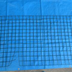 中古品 プラスチックネット (緑色）サイズ2ｍ×8.7m 2枚の画像