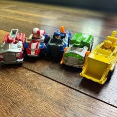 パウパトロール　４台セット