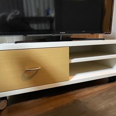 40インチ液晶テレビ（テレビ台付き）の画像