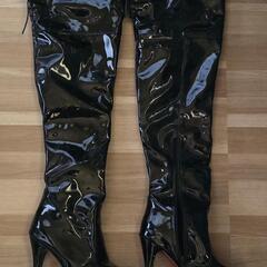 エナメルブーツの画像