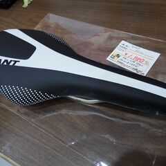 GIANT サドル 自転車用サドル クロスバイク用サドル【モノ市...
