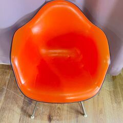 家具 生活家具 Herman Miller　アームシェルチェア　オレンジの画像
