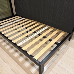  【21引き取れる方優先】ベットフレームとマットレスの画像