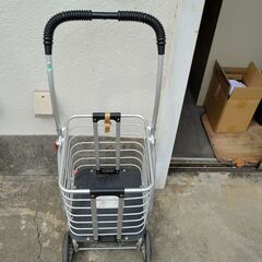 折りたたみ式ショッピングカート　正常美品　3，000円の画像