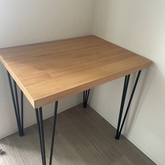 テーブル