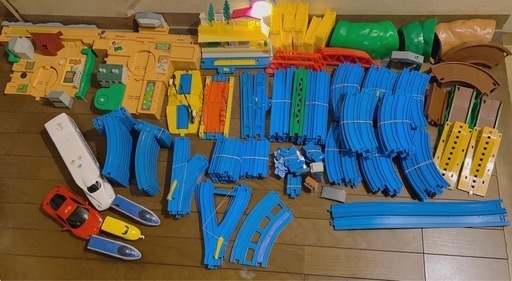 プラレール／トミカ