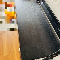 黒いテーブル