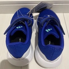未使用　adidas  運動靴18センチの画像